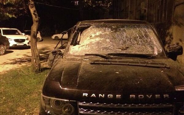 Обстрелянный внедорожник Range Rover в Гудауте - Sputnik Абхазия