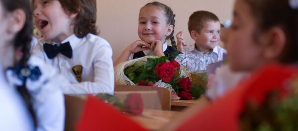 День знаний в 2-ой средней школе День знаний в 2-ой средней школе - Sputnik Абхазия