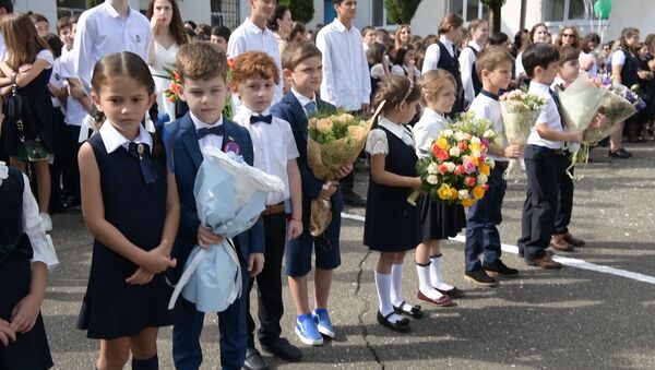 Рабочий выходной: что творилось 1 сентября в школах Абхазии - Sputnik Абхазия