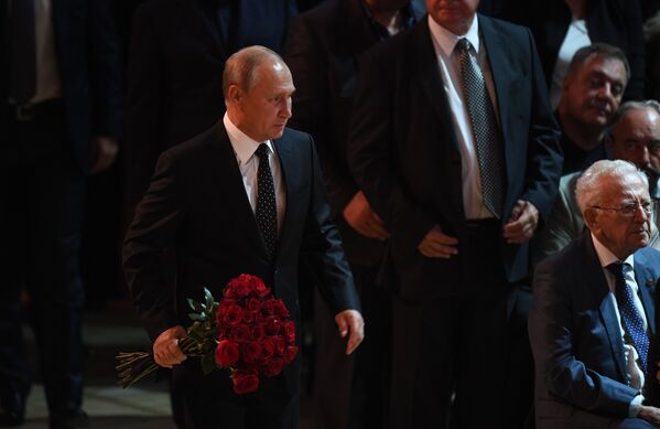 Президент РФ В. Путин посетил церемонию прощания с Иосифом Кобзоном - Sputnik Абхазия