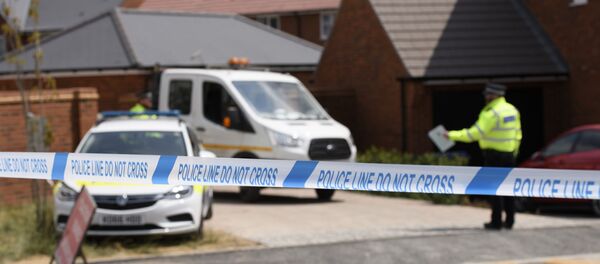 Лента полицейского ограждения у дома жертвы отравления нервно-паралитическим веществом Чарли Роули в Эймсбери (графство Уилтшир), архивное фото Лента полицейского ограждения у дома жертвы отравления нервно-паралитическим веществом Чарли Роули в Эймсбери (графство Уилтшир), архивное фото - Sputnik Абхазия