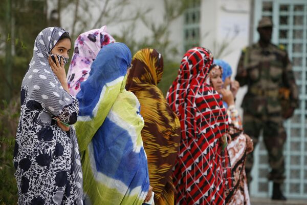 Девушки во время голосования в Мавритании - Sputnik Абхазия