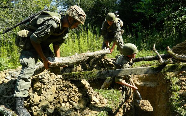 Двусторонние ротно-тактические учения в воинских частях ЮВО в Абхазии - Sputnik Аҧсны