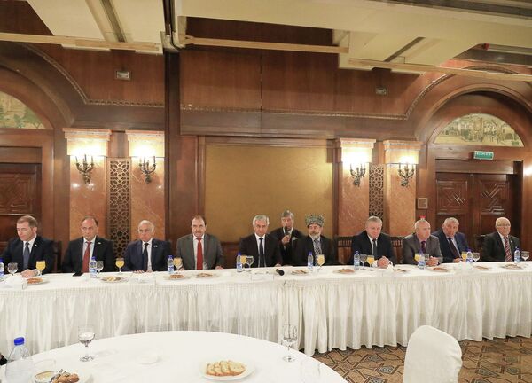 Встреча президента Республики Абхазия Рауля Хаджимба с сирийской абхазской диаспорой в Дамаске во время официального визита в Сирию. - Sputnik Абхазия