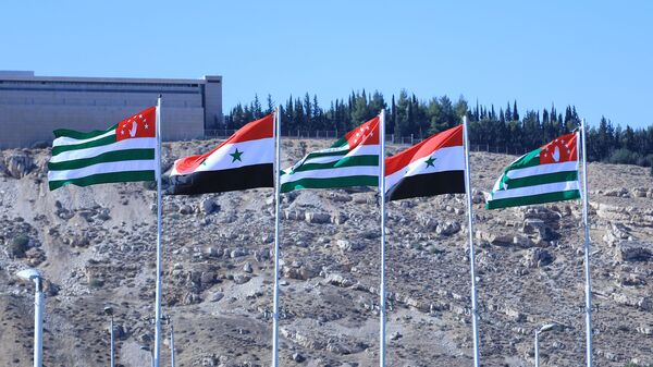 Флаги Сирии и Абхазии - Sputnik Абхазия