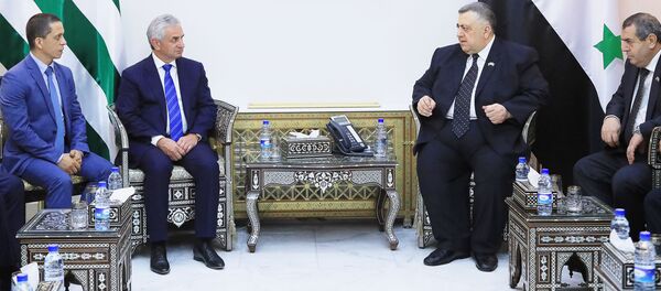 Президент Республики Абхазия Рауль Хаджимба встретился со Спикером Народного Собрания Сирии Хаммудом ас-Сабаг Президент Республики Абхазия Рауль Хаджимба встретился со Спикером Народного Собрания Сирии Хаммудом ас-Сабаг - Sputnik Аҧсны