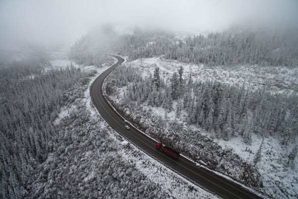 Снег на Буйбинском перевале, Красноярский край - Sputnik Абхазия