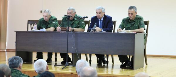 14 сентября Президент Рауль Хаджимба провел рабочее совещание в Министерстве обороны Республики Абхазия 14 сентября Президент Рауль Хаджимба провел рабочее совещание в Министерстве обороны Республики Абхазия - Sputnik Абхазия