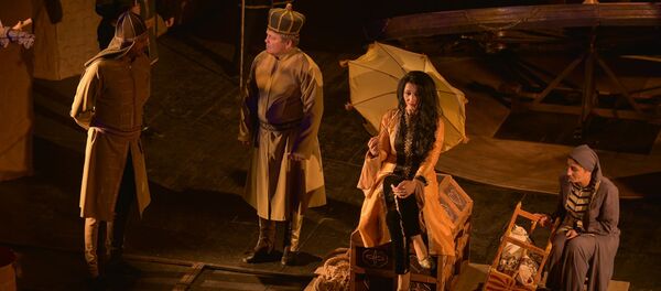 Спектакль по пьесе немецкого поэта и драматурга Бертольта Брехта Кавказский меловой круг  - Sputnik Абхазия