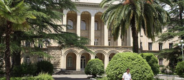 Дом правительства Абхазии в Сухуме. Архивное фото. Дом правительства Абхазии в Сухуме. Архивное фото. - Sputnik Абхазия