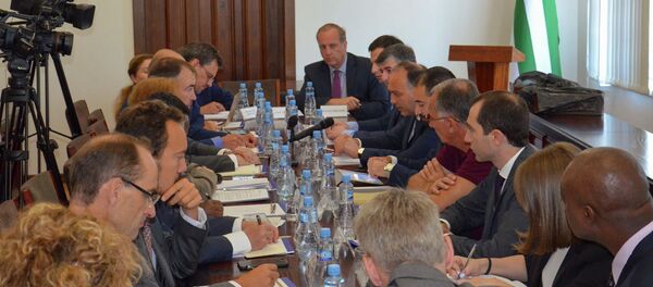 Встреча Министра иностранных дел Республики Абхазия Даура Кове с Сопредседателями Женевских дискуссий по безопасности и стабильности в Закавказье Встреча Министра иностранных дел Республики Абхазия Даура Кове с Сопредседателями Женевских дискуссий по безопасности и стабильности в Закавказье - Sputnik Аҧсны