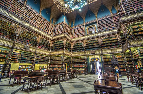 Португальская королевская библиотека в Рио-де-Жанейро поражает масштабом - Sputnik Абхазия