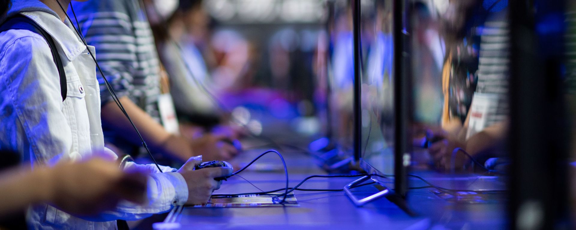 Посетители играют в видеоигры на Tokyo Game Show в Японии - Sputnik Абхазия, 1920, 16.10.2026