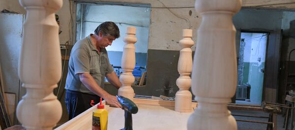 Теймураз Салакая за работой - Sputnik Абхазия