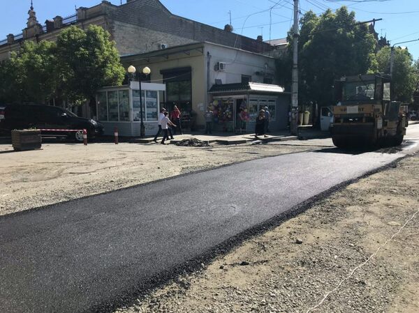 Улицу Абазинскую в Сухуме заасфальтируют ко Дню Победы Улицу Абазинскую в Сухуме заасфальтируют ко Дню Победы - Sputnik Абхазия