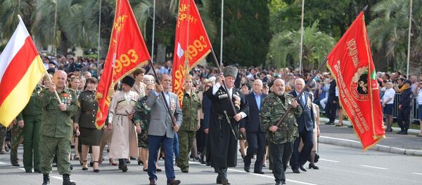 Торжественное шествие ветеранов Отечественной войны народа Абхазии 1992-1993 годов началось на площади Свободы в честь 25-летия Победы в ОВНА. Торжественное шествие ветеранов Отечественной войны народа Абхазии 1992-1993 годов началось на площади Свободы в честь 25-летия Победы в ОВНА. - Sputnik Аҧсны