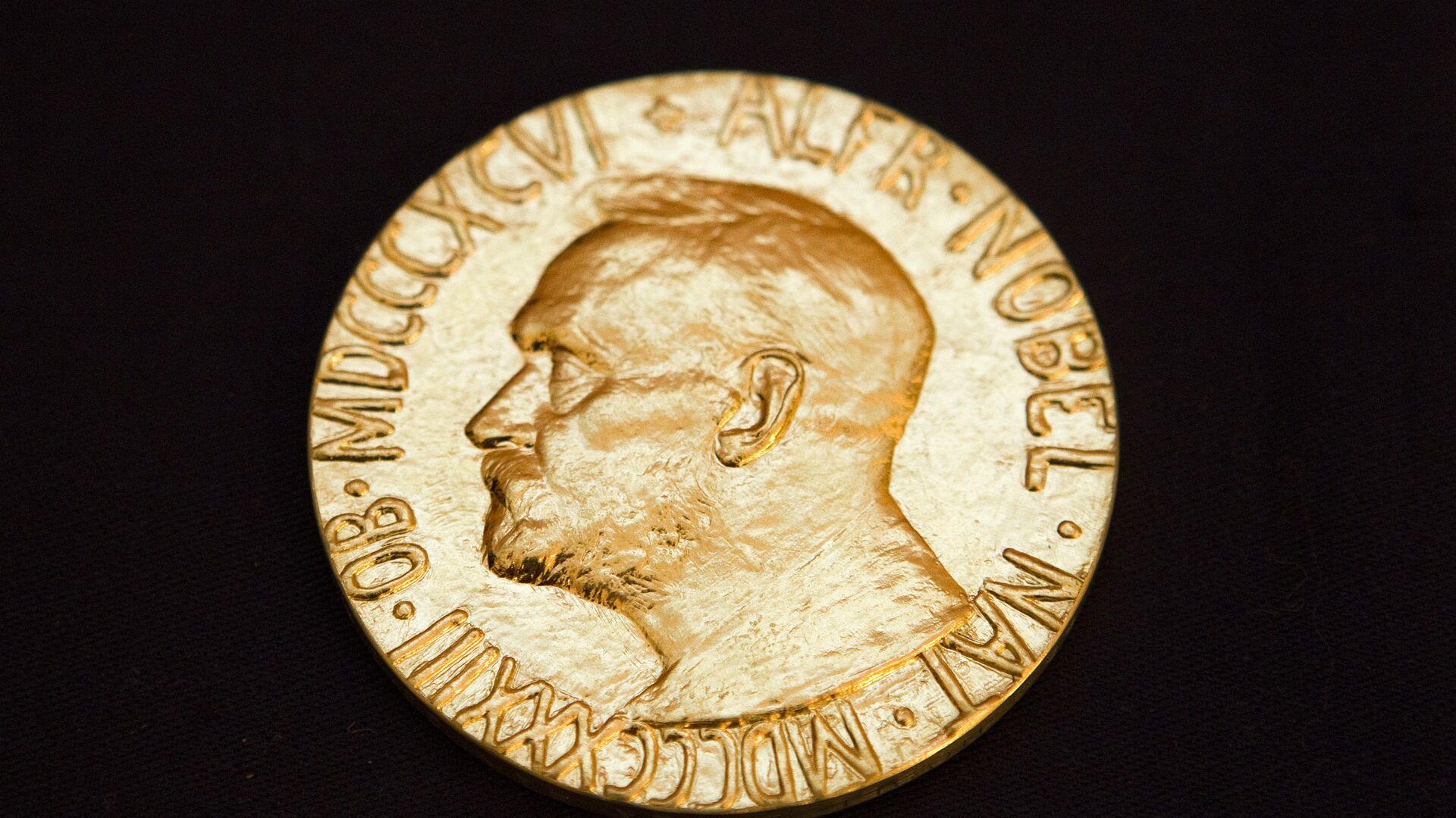 Медаль, вручаемая лауреату Нобелевской премии - Sputnik Аҧсны, 1920, 06.10.2022