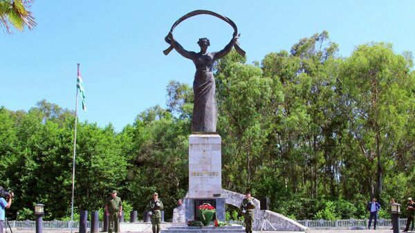Памятник Свобода Абхазии в селе Тамыш - Sputnik Абхазия