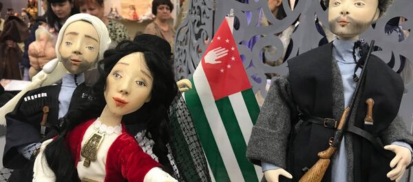 Асида Ахуба на выставке кукол Асида Ахуба на выставке кукол - Sputnik Абхазия