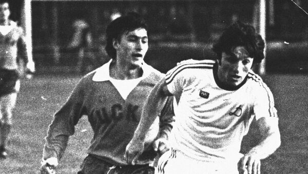 Советский футболист, полузащитник Виталий Кухинович Дараселия (1957-1982) (справа). - Sputnik Абхазия