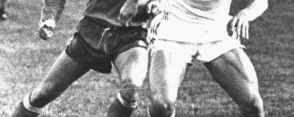 Советский футболист, полузащитник Виталий Кухинович Дараселия (1957-1982) (справа). - Sputnik Абхазия