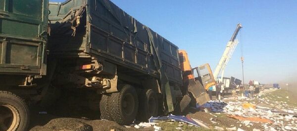 В Краснодарском крае столкнулись четыре большегруза - Sputnik Абхазия
