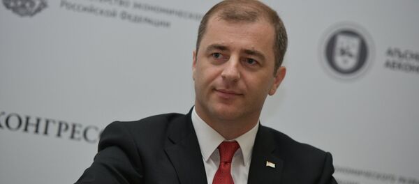 Адгур Ардзинба на IX абхазо-российском деловом форуме в Сухуме Адгур Ардзинба на IX абхазо-российском деловом форуме в Сухуме - Sputnik Аҧсны