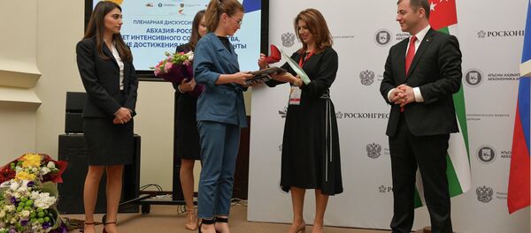 Награждение лучших предпринимателей Награждение лучших предпринимателей - Sputnik Абхазия