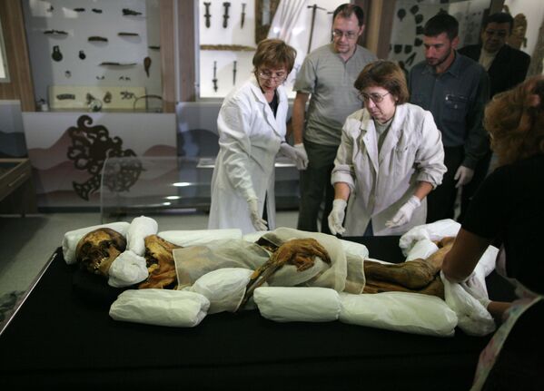 Транспортировка мумии Принцессы Укока на Алтай. - Sputnik Абхазия