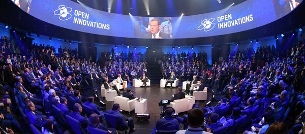 Премьер-министр РФ Д. Медведев на международном форуме Открытые инновации в Сколково - Sputnik Абхазия