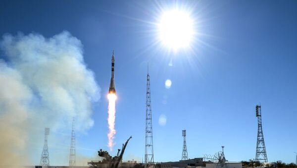Старт ракеты-носителя Союз-ФГ с пилотируемым кораблем Союз МС-10 - Sputnik Абхазия