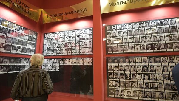 Сквозь слезы: как прошло открытие зала Славы в Гудауте - Sputnik Абхазия