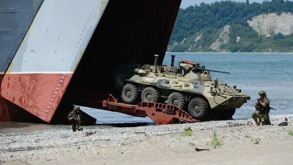 Высадка десанта Черноморского флота на побережье в Абхазии. Учения ЮВО - Sputnik Абхазия