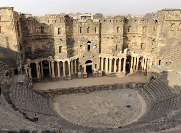 Римский амфитеатр в городе Босра в сирийской провинции Дераа - Sputnik Абхазия