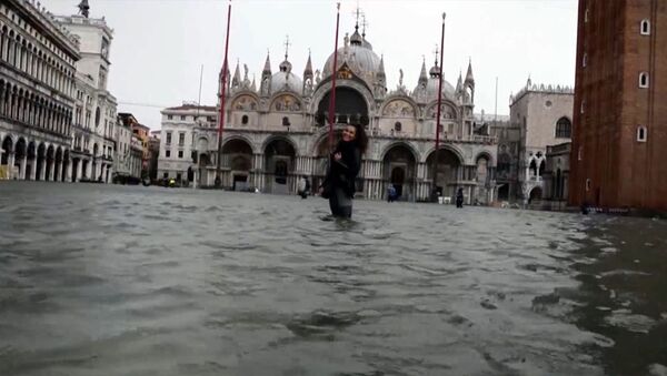 Венеция на 75% затоплена водой - Sputnik Абхазия