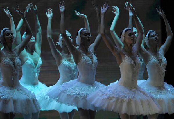 Участницы концерта Kremlin Gala Звезды балета XXI века на сцене Государственного Кремлевского дворца - Sputnik Абхазия