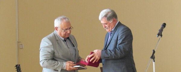 Геннади Аламиа ианашьоуп Нафи Џьусоиты ихьӡ зху Нхыҵ-Уаԥстәыла Аҳәынҭқарра амилаҭтә премиа Геннади Аламиа ианашьоуп Нафи Џьусоиты ихьӡ зху Нхыҵ-Уаԥстәыла Аҳәынҭқарра амилаҭтә премиа - Sputnik Аҧсны