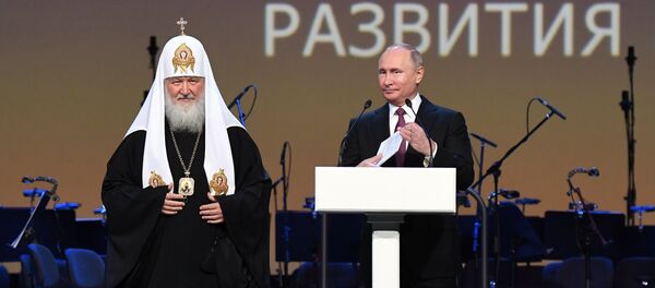 Президент РФ В. Путин принял участие в пленарном заседании Всемирного русского народного собора Президент РФ В. Путин принял участие в пленарном заседании Всемирного русского народного собора - Sputnik Абхазия