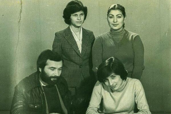 Сотрудники телевидения. Слева направо: Амиран Гамгия, Заира Бигвава, Эмма Адлейба, Людмила Хагба - Sputnik Абхазия