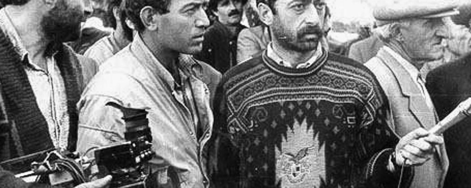 Оператор Анатолий Малания, журналисты Энвер Арджения и Отар Лакрба - Sputnik Аҧсны, 1920, 26.11.2025