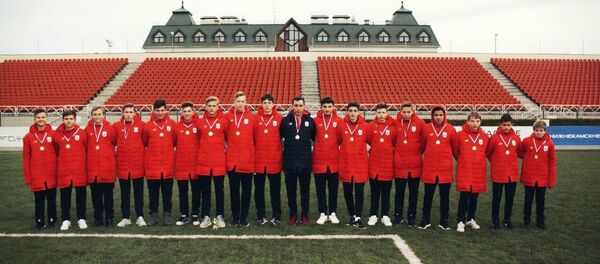 Футболисты Аксентий Чалигава и Гарри Лагвилава, поступившие в Академию казанского Рубина Футболисты Аксентий Чалигава и Гарри Лагвилава, поступившие в Академию казанского Рубина - Sputnik Абхазия