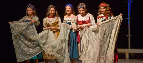 Спектакль Кьоджинские перепалки по одноименной комедии Карло Гольдони в РУСДРАМе - Sputnik Абхазия