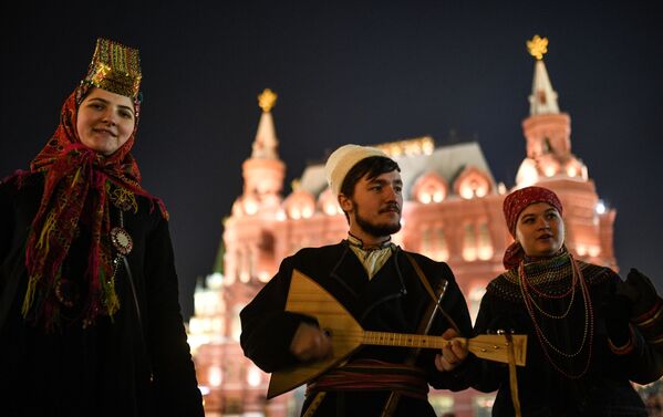 Артисты на Манежной площади в Москве - Sputnik Абхазия