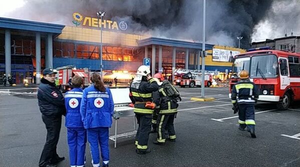 Пожар в ТЦ Лента в Санкт-Петербурге - Sputnik Абхазия