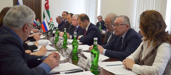 Первое заседание Межправкомиссии Крыма и Абхазии в Сухуме. 15 ноября 2018. Первое заседание Межправкомиссии Крыма и Абхазии в Сухуме. 15 ноября 2018. - Sputnik Абхазия