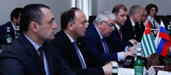 Аԥсни Урыстәылеи реиҳабырабжьаратә комиссиа аԥхьатәи аилатәара мҩаԥыргеит Аԥсни Урыстәылеи реиҳабырабжьаратә комиссиа аԥхьатәи аилатәара мҩаԥыргеит - Sputnik Аҧсны