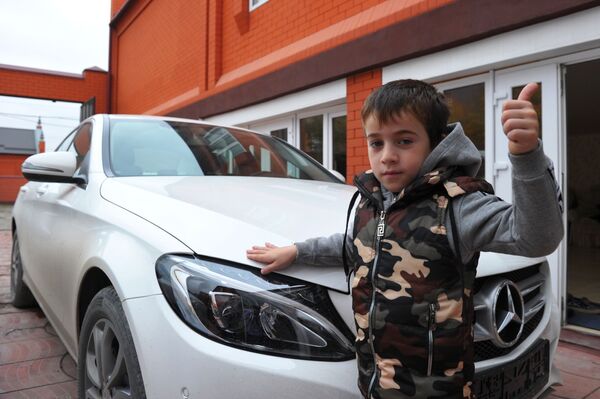 Пятилетний житель чеченского села Дуба-Юрт Рахим Куриев, который отжался 4105 раз без перерыва за 2 часа 25 минут и побил мировой рекорд - Sputnik Абхазия