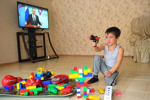 Пятилетний житель чеченского села Дуба-Юрт Рахим Куриев, который отжался 4105 раз без перерыва за 2 часа 25 минут и побил мировой рекорд - Sputnik Абхазия