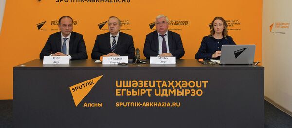 Видеомост с председателями межправкомиссии между Абхазией и Крымом Видеомост с председателями межправкомиссии между Абхазией и Крымом - Sputnik Абхазия