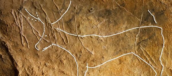 Резной контур (выделено) доисторического оленя или северного оленя в пещере Агнеу II, Ралли, Саоне и Луаре, Франция. Резной контур (выделено) доисторического оленя или северного оленя в пещере Агнеу II, Ралли, Саоне и Луаре, Франция. - Sputnik Абхазия